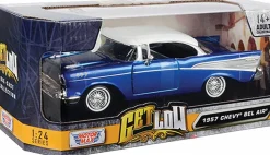 Motormax - 1957 Chevy Bel Air with Visor Get Low Collection 1/24th Scale Die-Cast Vehicle Replica