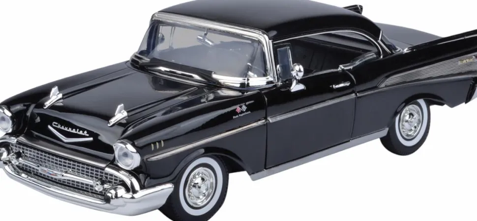 Motormax - 1957 Chevy Bel Air (Hard Top) Timeless Legends Collection 1/18th Scale Die-Cast Vehicle Replica