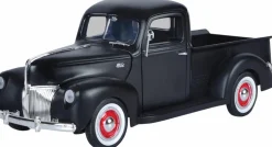 Motormax - Black 1940 Ford Pickup Timeless Legends Collection 1/18th Scale Die-Cast Vehicle Replica