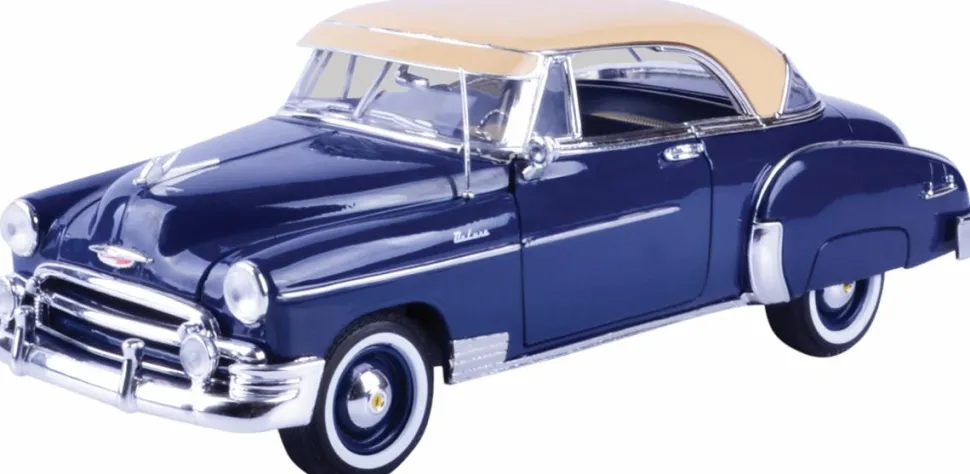 Motormax - Blue 1950 Chevy Bel Air Timeless Legends Collection 1/18th Scale Die-Cast Vehicle Replica