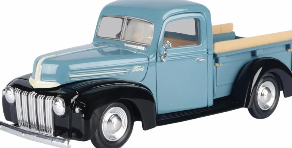 Motormax - Blue 1942-47 Ford Pickup Timeless Legends Collection 1/24th Scale Die-Cast Vehicle Replica
