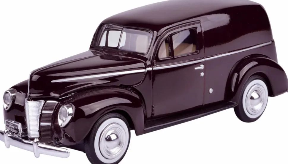 Motormax - Burgundy 1940 Ford Sedan Delivery Timeless Legends Collection 1/24th Scale Die-Cast Vehicle Replica