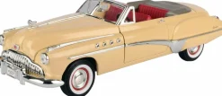 Motormax - Cream 1949 Buick Roadmaster Timeless Legends Collection 1/18th Scale Die-Cast Vehicle Replica