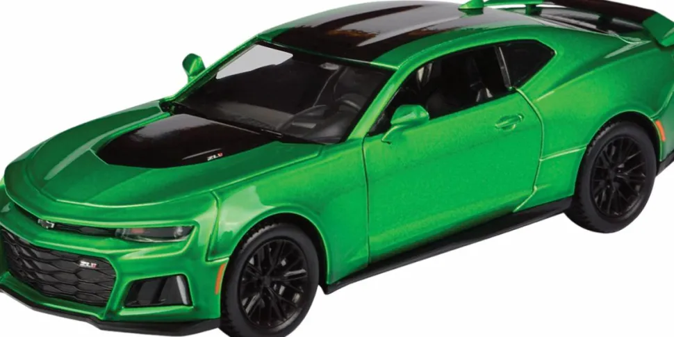 Motormax - Green 2017 Chevrolet Camaro ZL1 Timeless Legends Collection 1/24th Scale Die-Cast Vehicle Replica