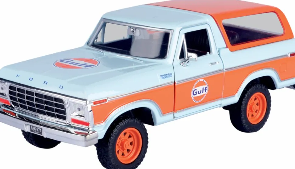 Motormax - Gulf Livery 1978 Ford Bronco Gulf Collection 1/24th Die-Cast Vehicle Replica
