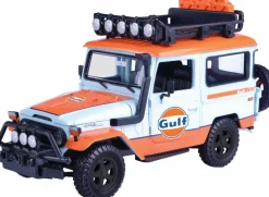 Motormax - Gulf Livery Toyota Land Cruiser FJ40 Gulf Collection 1/24th Die-Cast Vehicle Replica