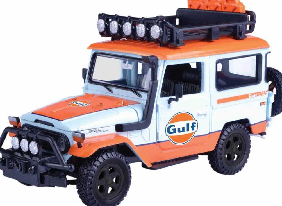 Motormax - Gulf Livery Toyota Land Cruiser FJ40 Gulf Collection 1/24th Die-Cast Vehicle Replica