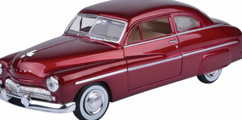 Motormax - Red 1949 Mercury Coupe Timeless Legends Collection 1/24th Scale Die-Cast Vehicle Replica