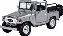 Motormax - Toyota Land Cruiser FJ 40 (Convertible) Platinum Collection 1/24th Scale Die-Cast Vehicle Replica