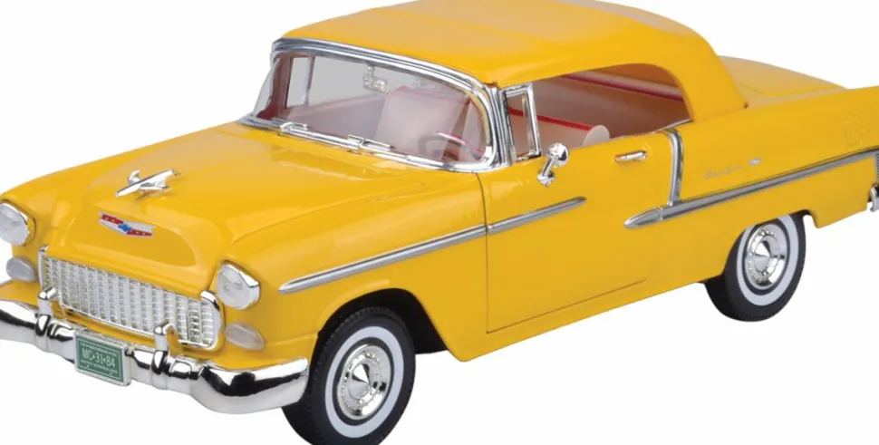 Motormax - Yellow 1955 Chevy Bel Air (Convertible) Timeless Legends Collection 1/18th Scale Die-Cast Vehicle Replica