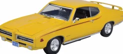 Motormax - Yellow 1969 Pontiac GTO Judge Timeless Legends Collection 1/18th Scale Die-Cast Vehicle Replica