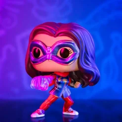 Ms. Marvel (2022) - Ms. Marvel with Light Arm Pop! Vinyl Figure in Acrylic Pop! Protector (Funko / Popcultcha Exclusive)