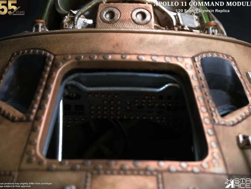 NASA - Apollo 11 Command Module Deluxe 1:20 Scale Replica
