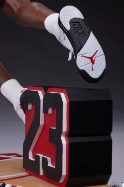 NBA Basketball - Michael Jordan 1/4th Scale Statue