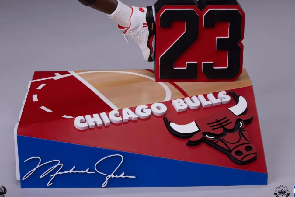 NBA Basketball - Michael Jordan 1/4th Scale Statue