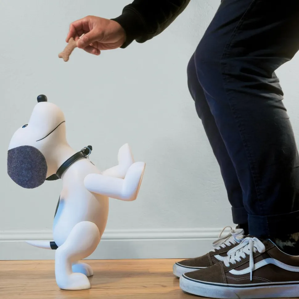Peanuts - Snoopy Newsprint Variant Supersize 12” Vinyl Figure