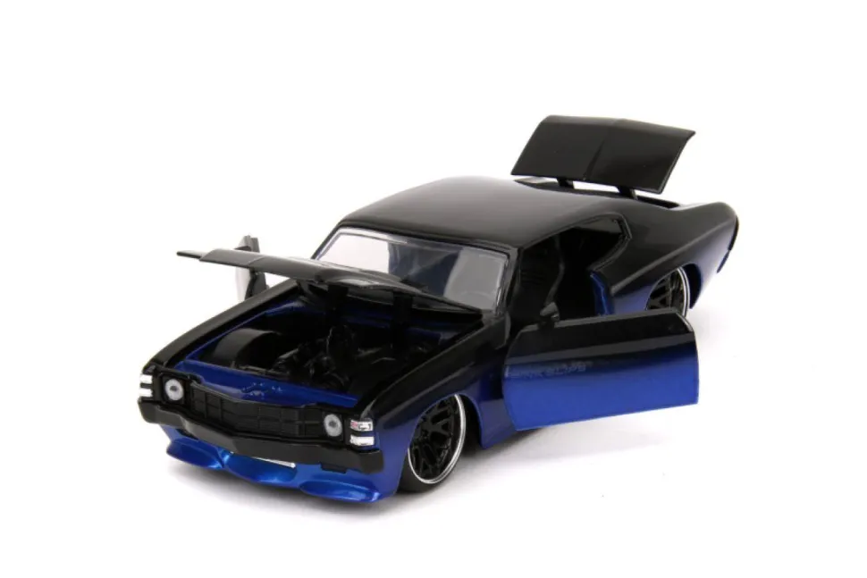 Pink Slips - 1971 Chevrolet Chevelle SS 1/24th Scale Die-Cast Vehicle Replica