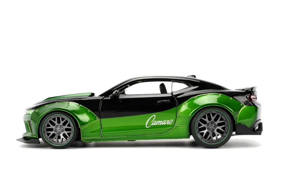Pink Slips - 2016 Chevy Camaro SS 1/24th Scale Die-Cast Vehicle Replica