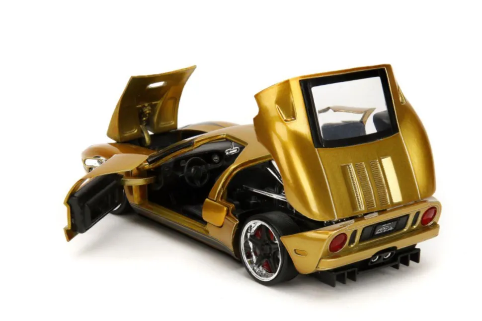 Pink Slips - Gold 2005 Ford GT 1/24th Scale Die-Cast Vehicle Replica