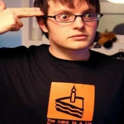 Portal - The Cake is a Lie T-Shirt