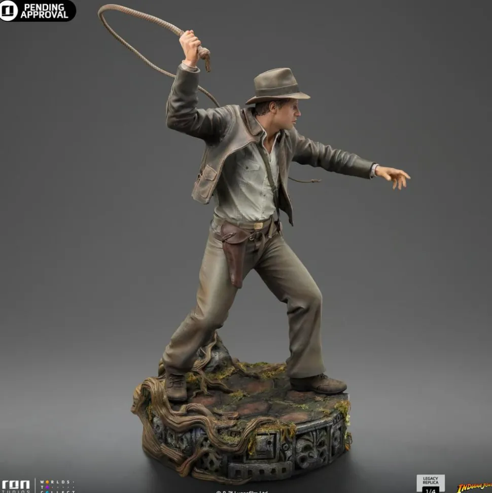 Raiders of the Lost Ark (1981) - Indiana Jones Legacy 1/4 Scale Statue