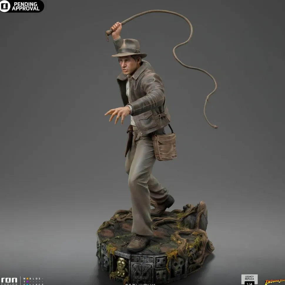 Raiders of the Lost Ark (1981) - Indiana Jones Legacy 1/4 Scale Statue