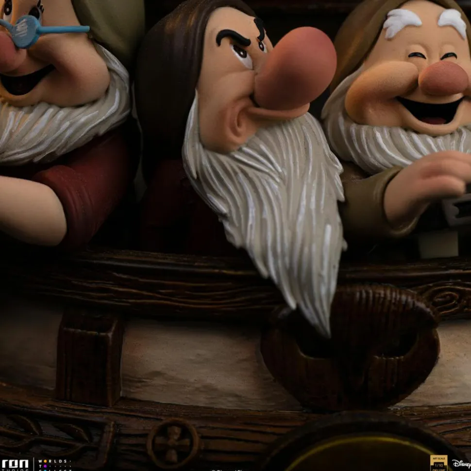Snow White and the Seven Dwarfs (1937) - Snow White Deluxe 1/10th Scale Diorama Statue