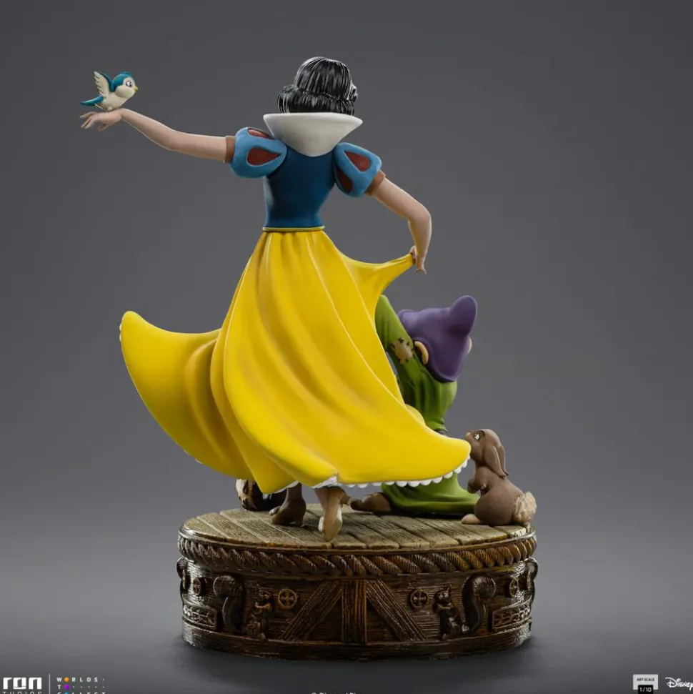 Snow White and the Seven Dwarfs (1937) - Snow White and Dopey 1/10th Scale Statue