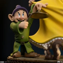 Snow White and the Seven Dwarfs (1937) - Snow White and Dopey 1/10th Scale Statue