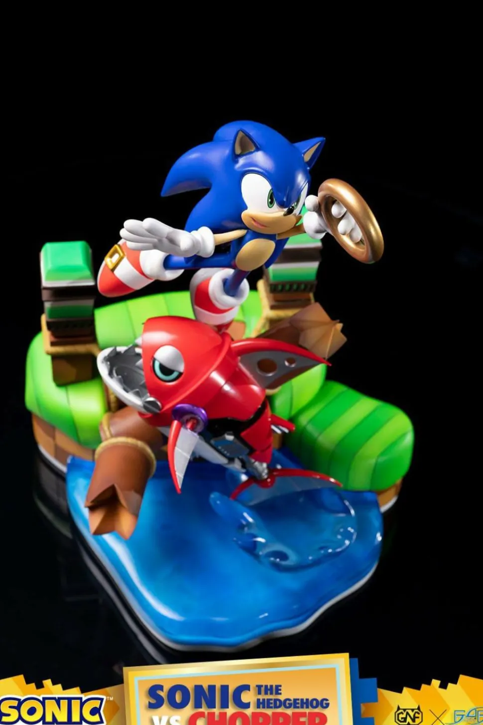 Sonic the Hedgehog - Sonic the Hedgehog vs Chopper 11” Diorama Statue