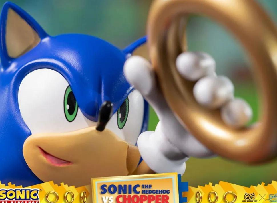 Sonic the Hedgehog - Sonic the Hedgehog vs Chopper 11” Diorama Statue