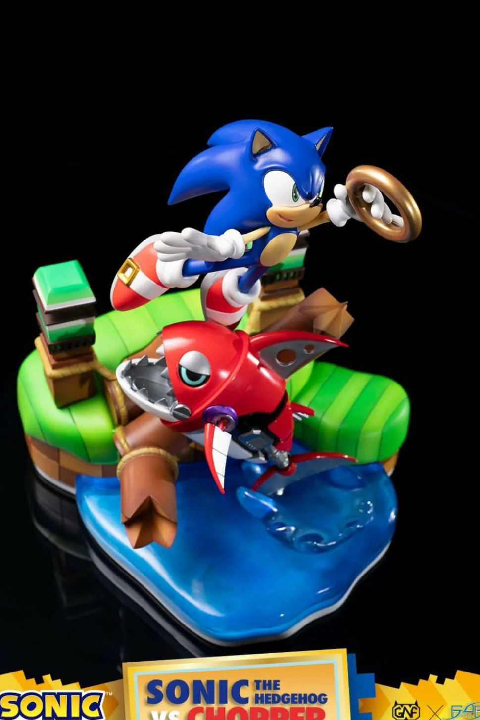 Sonic the Hedgehog - Sonic the Hedgehog vs Chopper 11” Diorama Statue