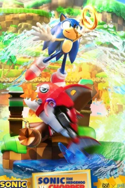 Sonic the Hedgehog - Sonic the Hedgehog vs Chopper 11” Diorama Statue