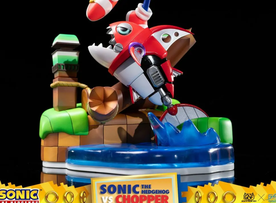 Sonic the Hedgehog - Sonic the Hedgehog vs Chopper 11” Diorama Statue