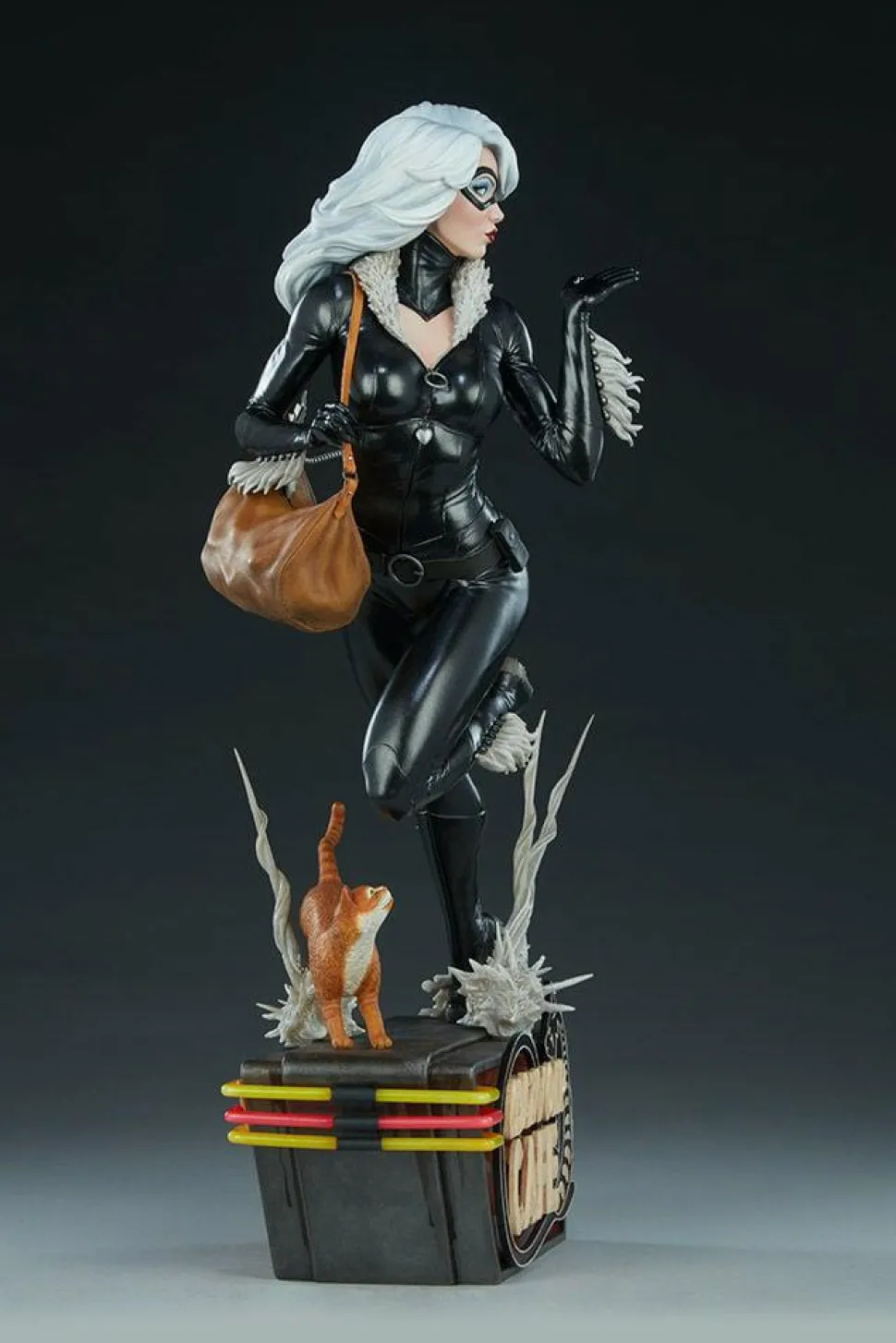 Spider-Man - Black Cat Mark Brooks Artist Series 16” Statue