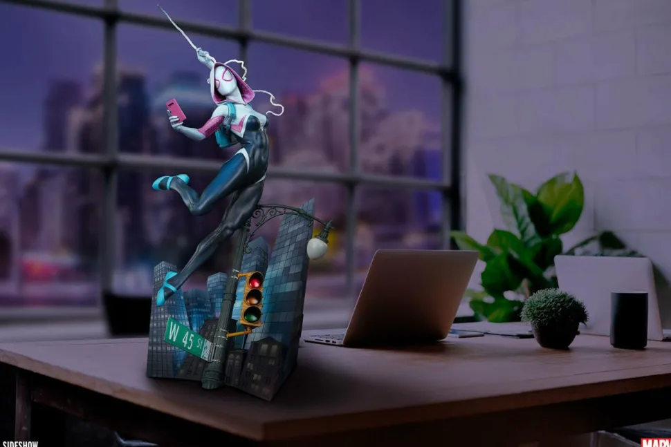 Spider-Man - Spider-Gwen Premium Format Statue