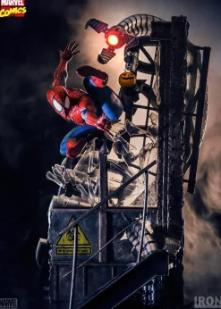 Spider-Man - Spider-Man 1/4 Scale Legacy Diorama Statue