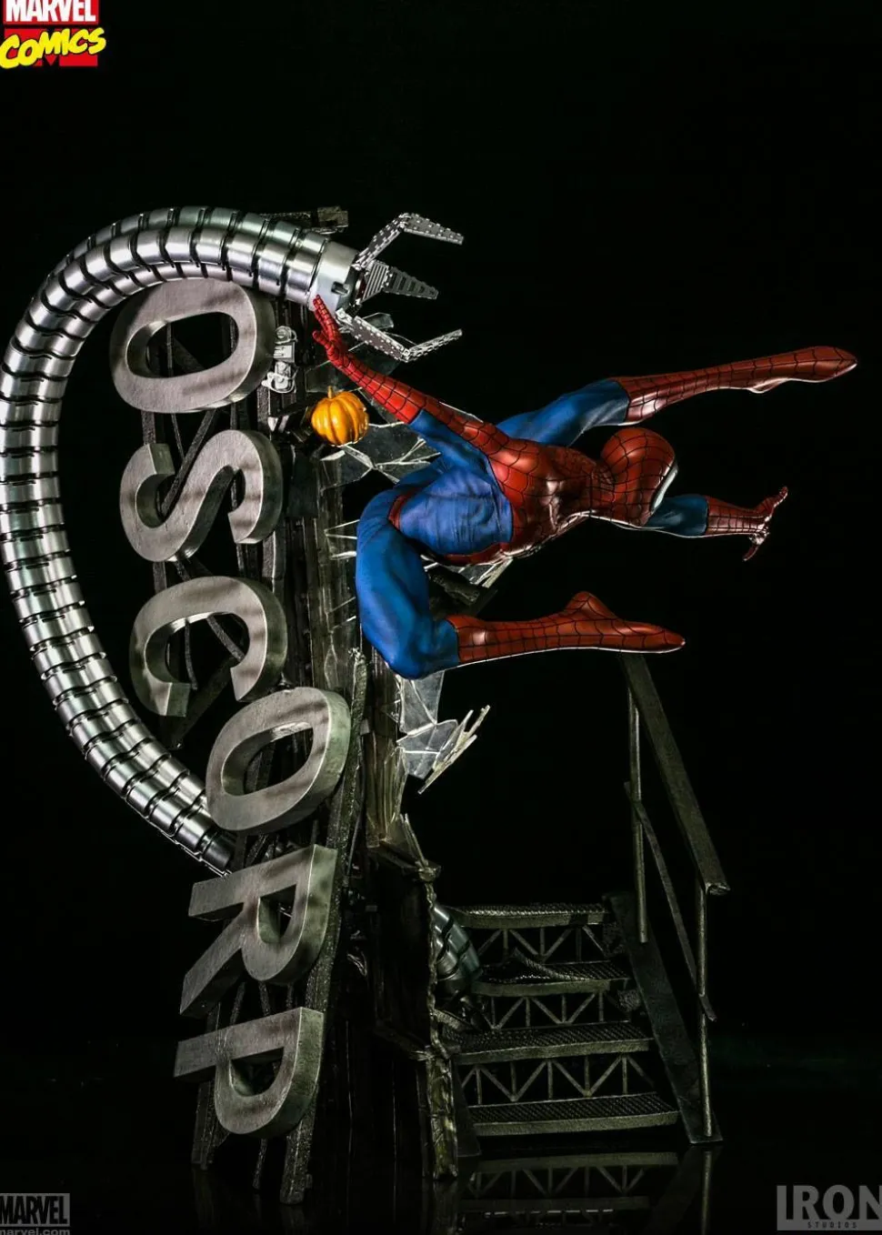 Spider-Man - Spider-Man 1/4 Scale Legacy Diorama Statue