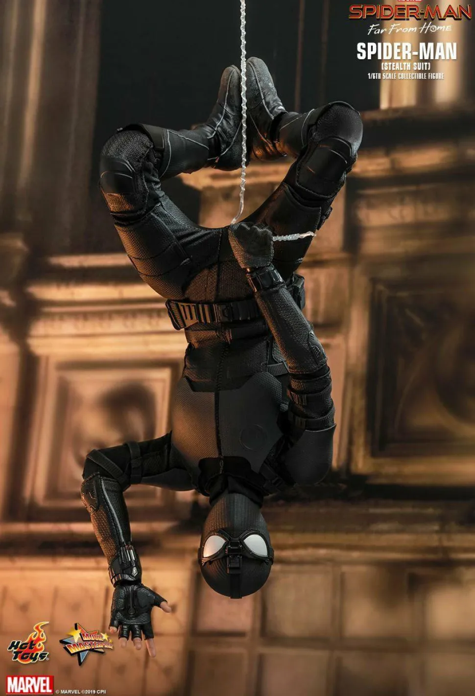 Spider-Man: Far From Home - Spider-Man Stealth Suit 1/6th Scale Hot Toys Action Figure