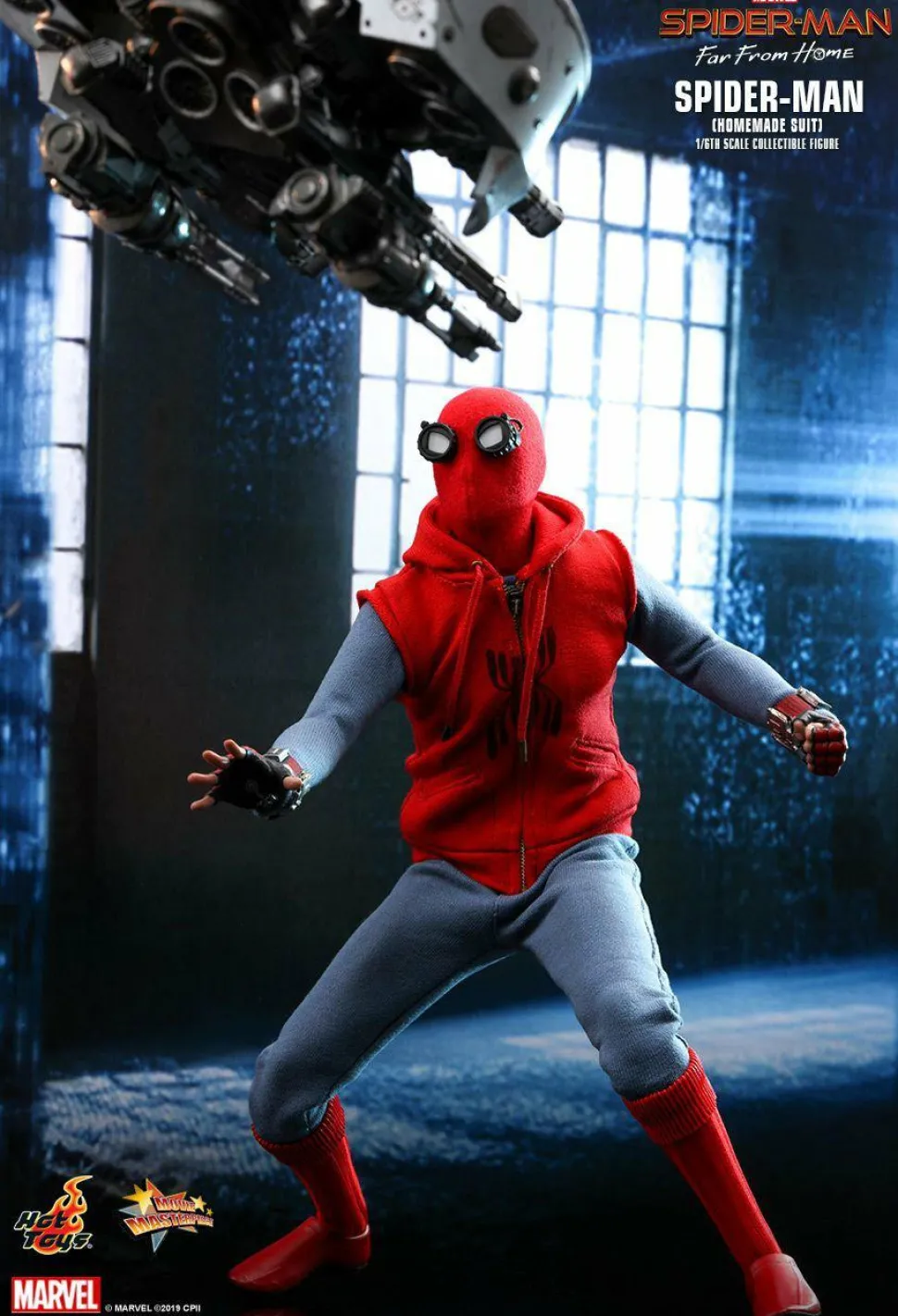 Spider-Man: Far From Home - Spider-Man Homemade Suit 1/6th Scale Hot Toys Action Figure