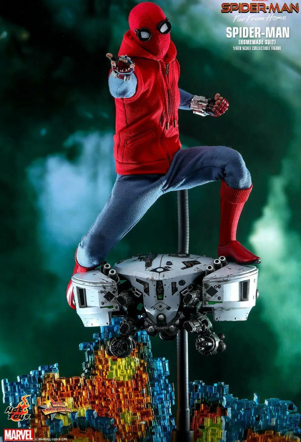 Spider-Man: Far From Home - Spider-Man Homemade Suit 1/6th Scale Hot Toys Action Figure