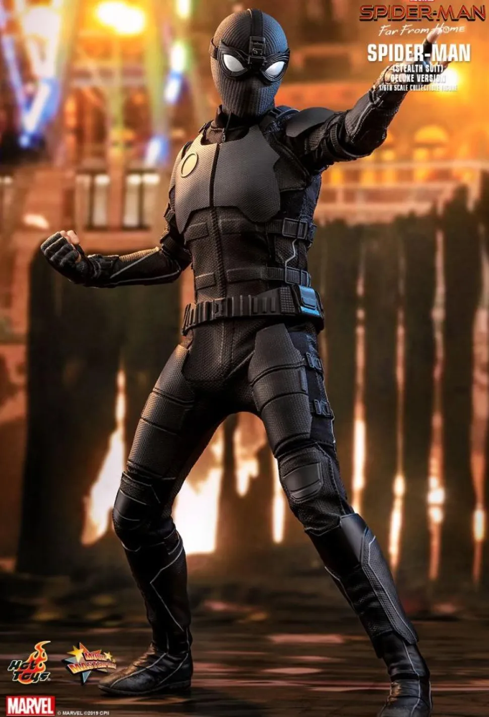 Spider-Man: Far From Home - Spider-Man Stealth Suit & Mysterio's Iron Man Illusion Hot Toys 1/6th Scale Action Figure Bundle (Set of 2)