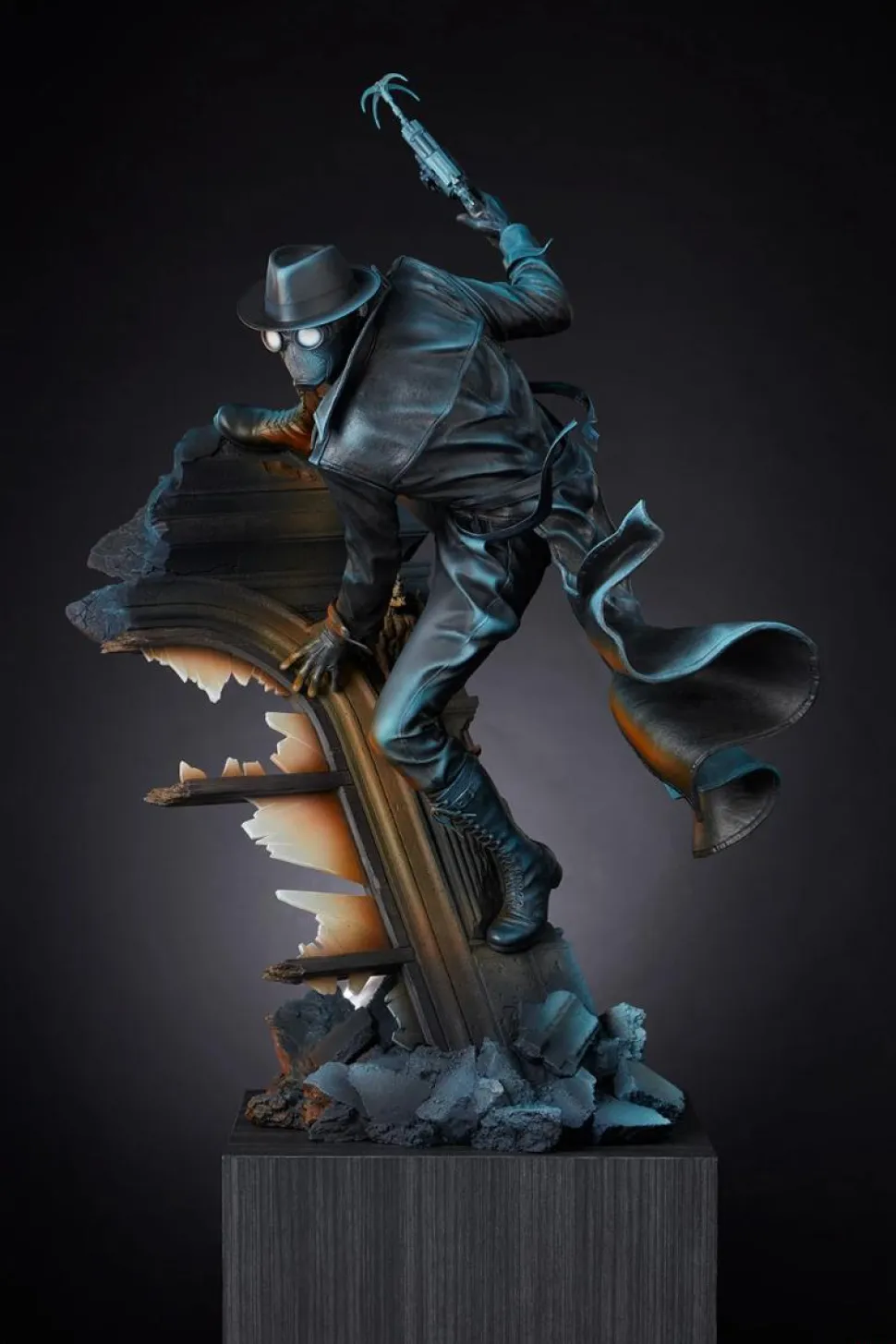 Spider-Man: Into The Spider-Verse - Spider-Man Noir 27" Premium Format Statue