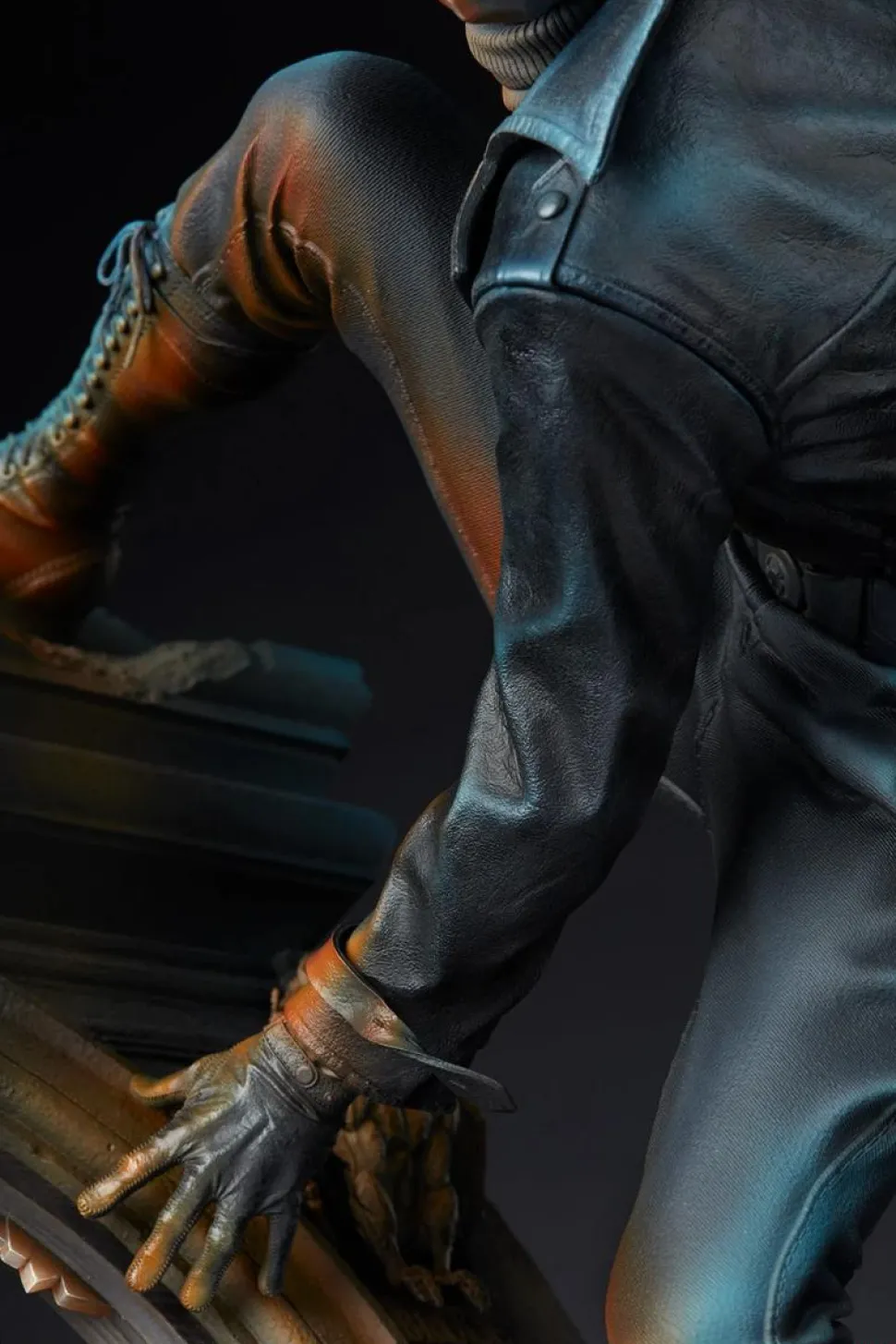 Spider-Man: Into The Spider-Verse - Spider-Man Noir 27" Premium Format Statue