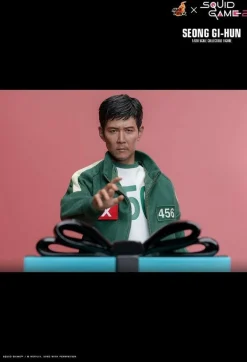 Squid Game - Seong Gi-hun 1/6th Scale Hot Toys Action Figure