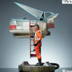 Star Wars - Luke Skywalker & X-Wing: Red Five, Standing By Premium Format Statue
