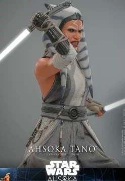 Star Wars: Ahsoka - Ahsoka Tano 1/6th Scale Hot Toys Action Figure