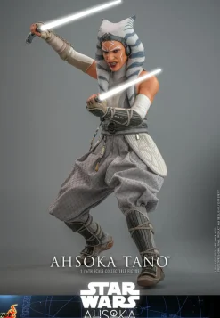 Star Wars: Ahsoka - Ahsoka Tano 1/6th Scale Hot Toys Action Figure