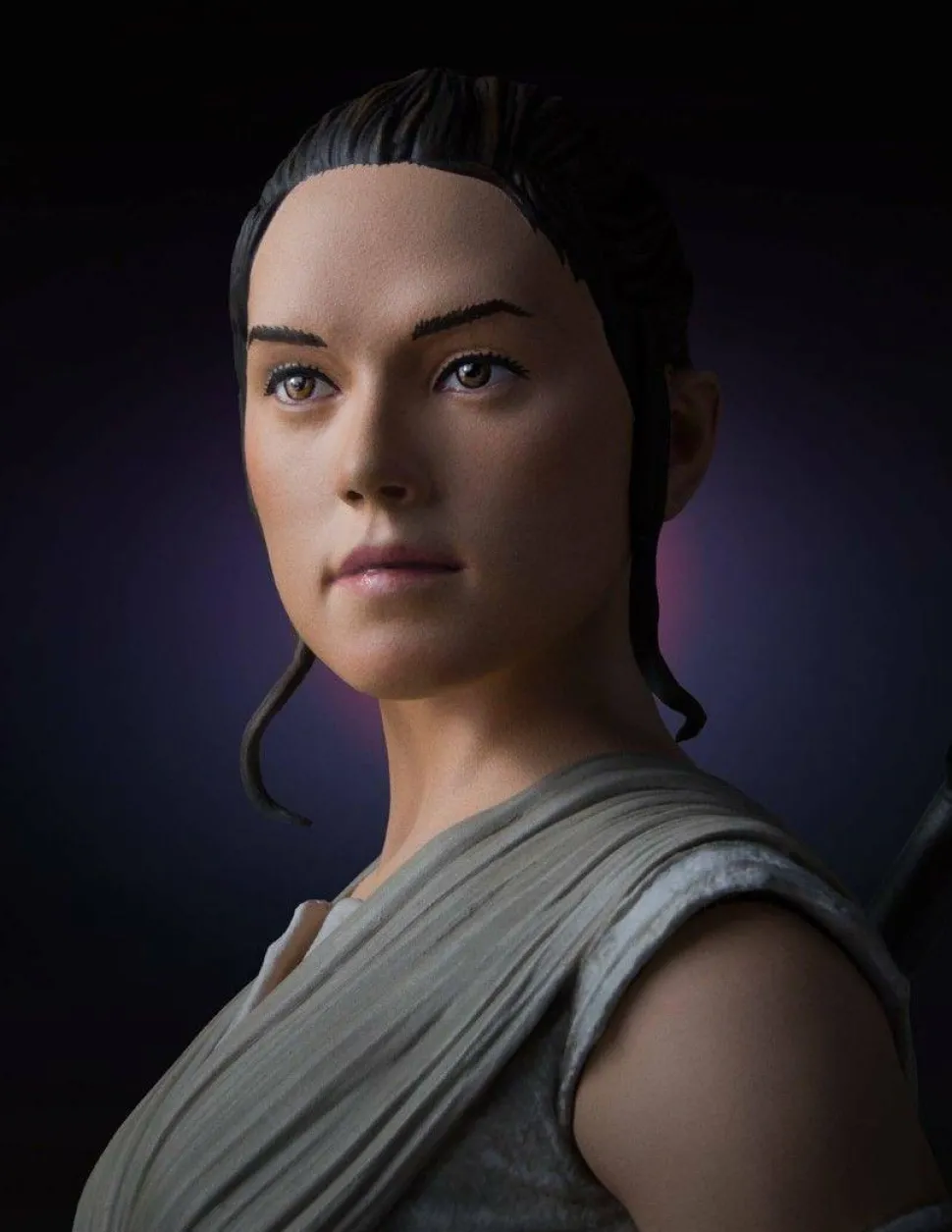 Star Wars Episode VII: The Force Awakens - Rey 6” Mini Bust