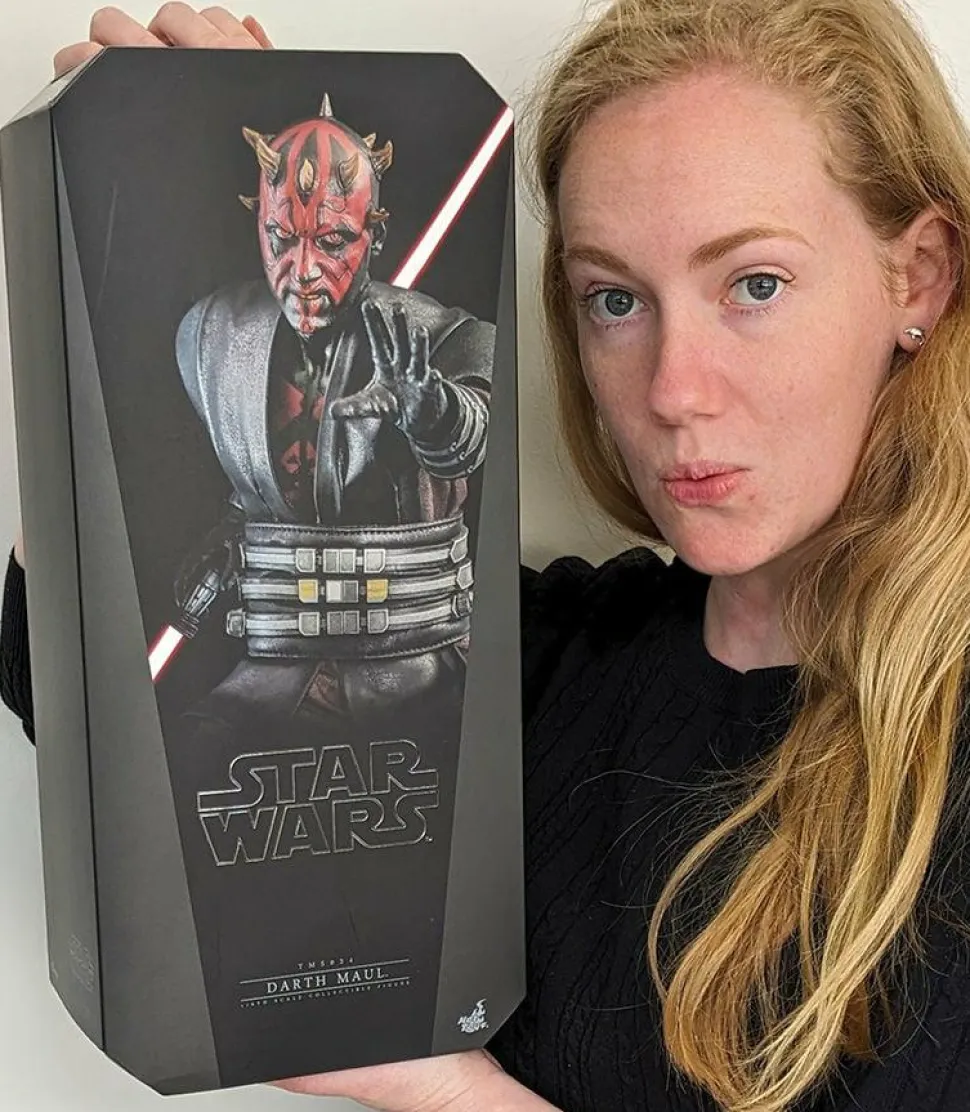 Star Wars: The Clone Wars - Darth Maul 1/6th Scale Hot Toys Action Figure